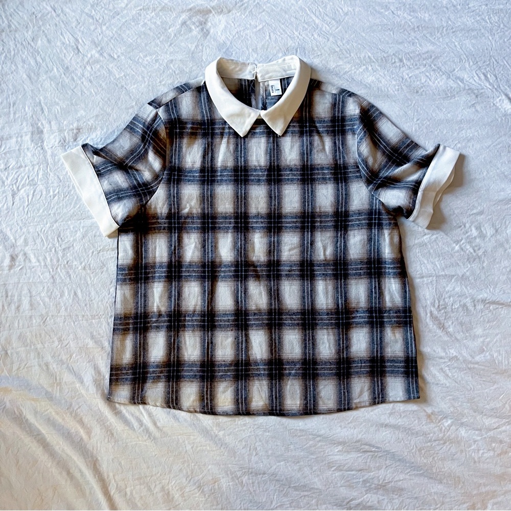 Cropped collard plaid shirt